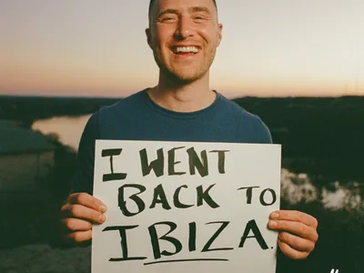 Mike Posner ne prend plus de pilule à Ibiza !
