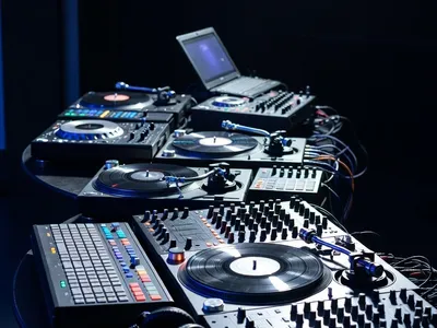 La music story du jour : Les médias qui propagent l'électro