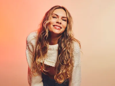 Sara Costa revient avec “BUDDIES”, un titre house gorgé de soleil