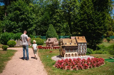 Plombières-les-Bains : le parc miniature et le mini-golf du Parc...
