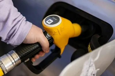 Stocks stratégiques de pétrole : l’État libère 10 millions de...