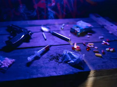 Quatre morts par overdose en trois semaines : les Vosges face à une...