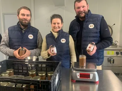 Salon de l'agriculture. Le marron noir des Mauges, une variété...