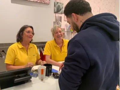 Angers. "Il y a que ça qui marche le troc", de nombreux clients...