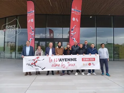 JO 2024. Archimède en concert, après l'arrivée de la flamme...