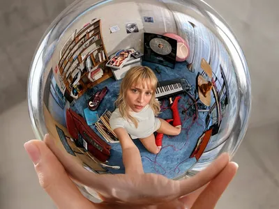 Angèle sort Instinct, son troisième album