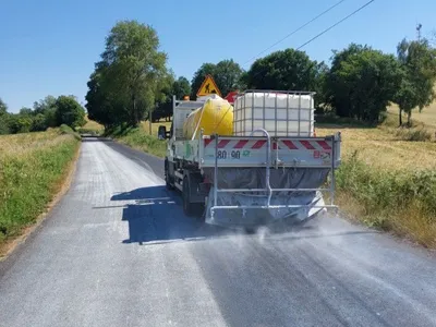 Canicule : le Lot teste le lait de chaux sur routes