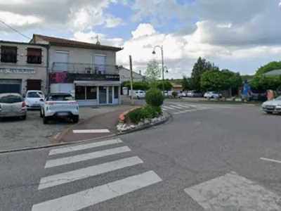 Dieupentale : une voiture électrique percute une terrasse de café...