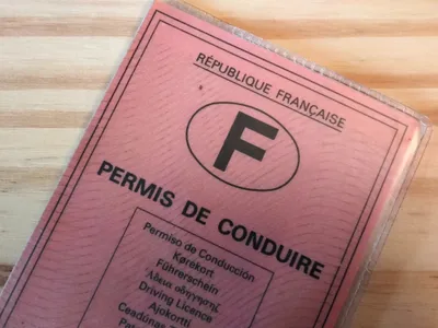 Téléphone au volant : permis suspendu cet été