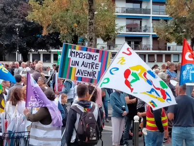 Fonction publique : 450 manifestants dans les rues d’Aurillac