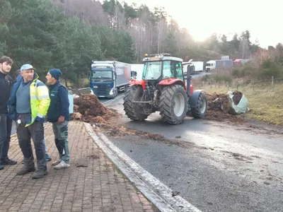 Colère paysanne : l’A75 bloquée en Lozère pour protester contre...
