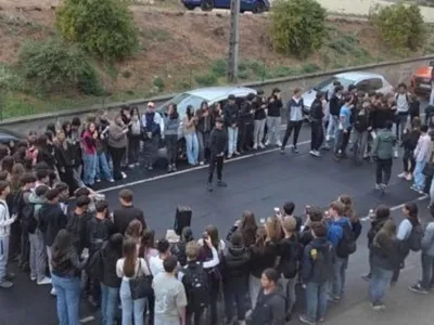 En Lozère, le mouvement des lycéens se poursuit à Langogne et...
