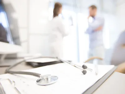 Arrêts de travail : la durée limitée à un mois pour la première...