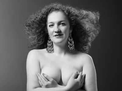 Octobre rose : 25 volontaires posent topless dans le pays d'Auge