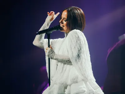 Alizée en interview dans le ForEver Café !