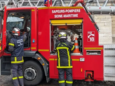 Près de Rouen, un incendie frappe un dépôt de déchets métalliques