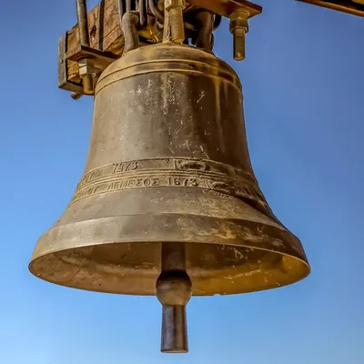 Pourquoi allez-vous entendre les cloches des églises sonner pendant...