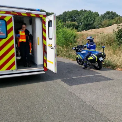 Coincée dans les bouchons, elle accouche sur l'autoroute A20