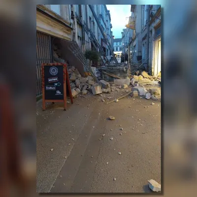 Le mur d’un immeuble s’effondre en plein centre d’une ville des...