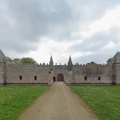 Bretagne : un gradin s’effondre avant un spectacle dans un château,...
