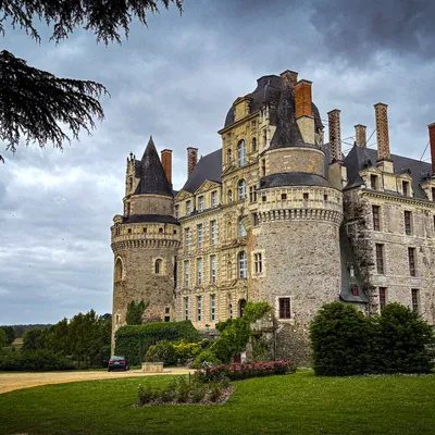 Au château de Brissac, les fêtes financent les travaux