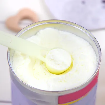 Laits infantiles : une plainte contre X déposée par huit familles