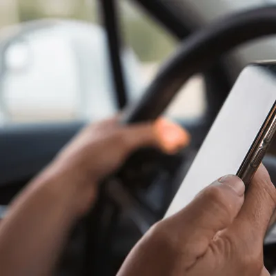 Téléphone au volant : tous les automobilistes de France risquent...