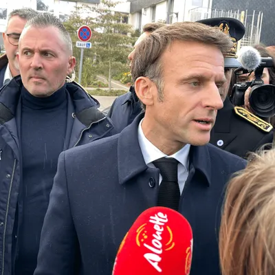 Emmanuel Macron dans le Finistère pour un essai de tir de missile...