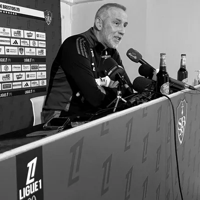 "Le football perd un très grand monsieur" : les hommages se...