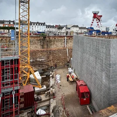 À Saint-Nazaire, les nouveaux remparts de Fort Boyard émergent