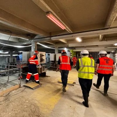 "Ce n'est pas un chantier commun" : les travaux continuent pour...