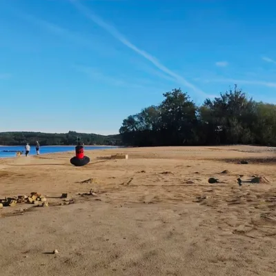Sécheresse : à Vassivière, le lac est trop bas pour naviguer