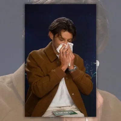 Achèteriez-vous un mouchoir utilisé par Pierre Niney pour 100 000...