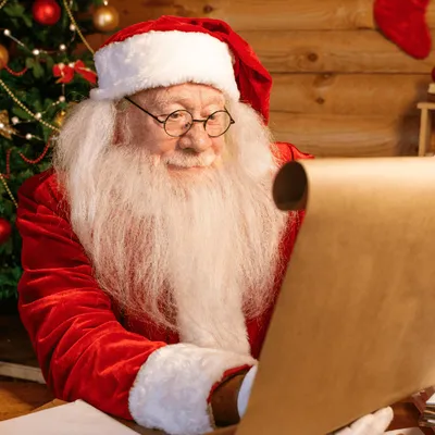 Le Père Noël attend vos listes : son secrétariat rouvre ce mercredi !