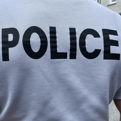 Quatre policiers condamnés après la mort d’un jeune dans un...