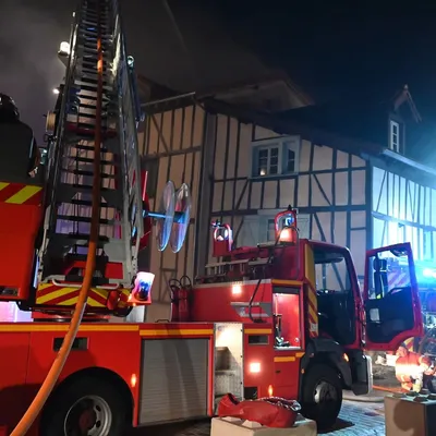 Violent incendie à Limoges dans le quartier de la cathédrale