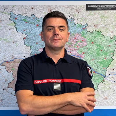 À la tête des pompiers de Maine-et-Loire : qui est Sébastien Salès ?