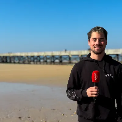 Vendée : une école de surf itinérante lancée par un champion du monde 