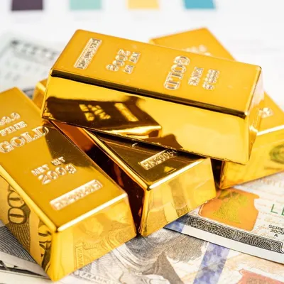 L’or atteint un nouveau record à 4 383,76 $ l’once : qu’est-ce que...