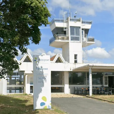 Deux morts dans le crash d'un avion à Rochefort