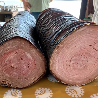 "On essaie de tuer nos traditions" : l’andouille de Guémené menacée...