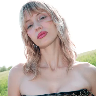 "Un journal intime audio" : Angèle présente son nouvel album sur...