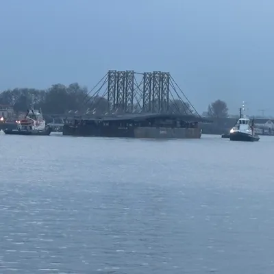 Le tablier du futur pont Anne-de-Bretagne est (enfin) arrivé à...