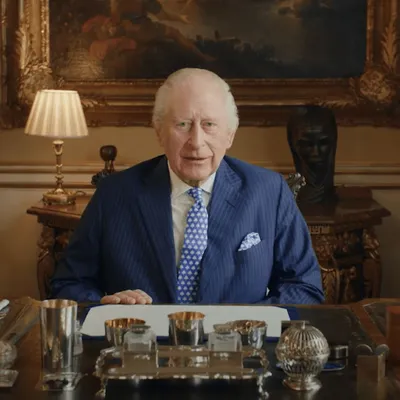 Une radio anglaise annonce la mort du roi Charles III