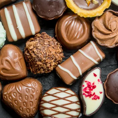 Pourquoi le prix du chocolat reste cher malgré la baisse du prix du...