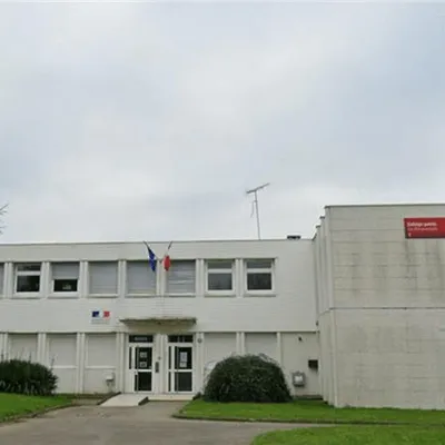 Rennes : il apporte un couteau au collège, sa mère le dénonce