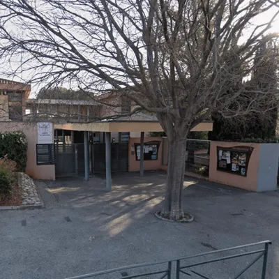 Enseignante poignardée dans le Var : l'élève reconnait avoir...