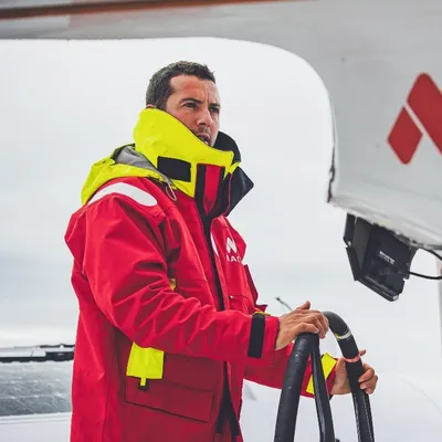 "J’ai hâte de revoir la Bretagne" : le skipper Guirec Soudée va...