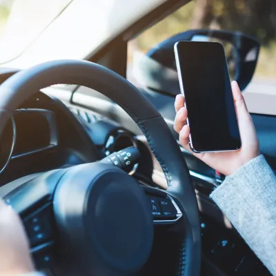 Téléphone portable au volant : le préfet d’Indre-et-Loire durcit le...