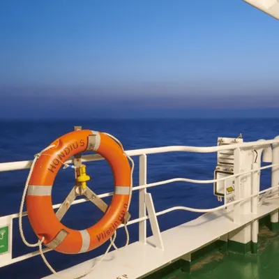 Pourquoi 149 passagers sont-ils bloqués sur un navire de croisière ?